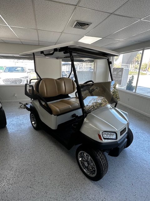 Club Car® Certified Pre-Owned 2026 Build- 2+2® 4 seater Lithium ION Lifted - Image 3