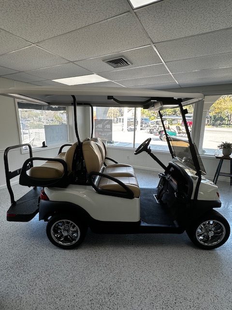 Club Car® Certified Pre-Owned 2026 Build- 2+2® 4 seater Lithium ION Lifted - Image 4