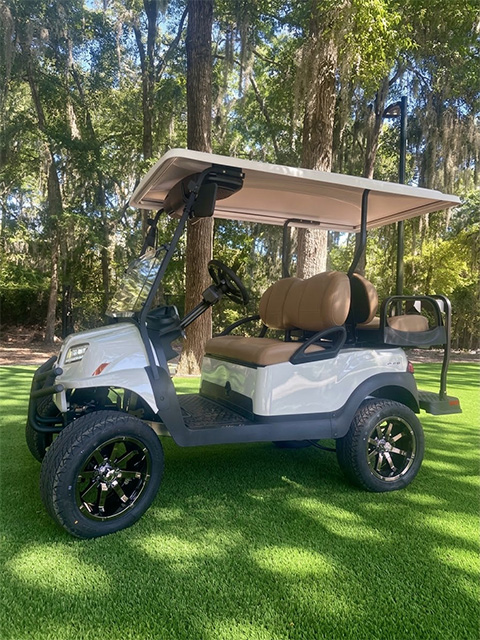 Club Car® 2027 Onward 2+2 Lifted® 4 seater Lithium ION Lifted - Image 2
