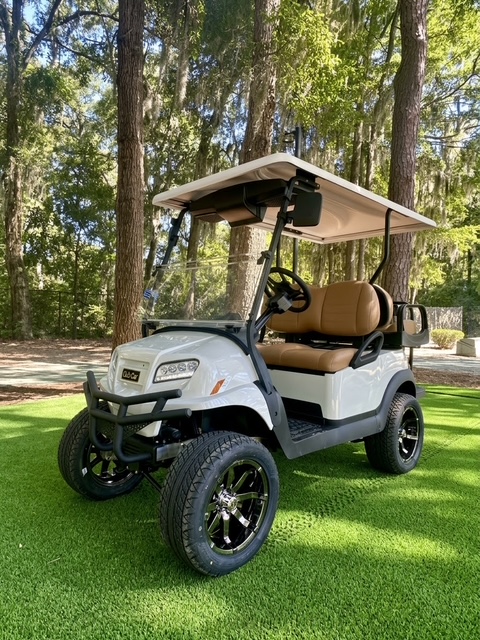 Club Car® 2027 Onward 2+2 Lifted® 4 seater Lithium ION Lifted